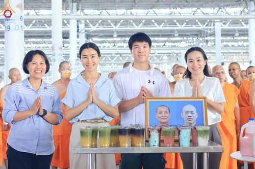 ภาพ No.61017:V.37 ยิ่งกว่าดี เพื่อ 80 ปีของพ่อ ภาพการเตรียมงานของหน่วยงานต่างๆ เพื่อพิธีฉลองอายุวัฒนมงคล 80 ปี หลวงพ่อธัมมชโย และรับถวายมหาสังฆทาน 10,000 กว่าวัดทั่วประเทศ ในวันคุ้มครองโลก วันจันทร์ที่ 22 เมษายน พ.ศ. 2567