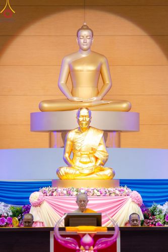 ภาพ No.160309:พิธีทอดผ้าป่าสมทบกฐินวัดพระธรรมกาย และสมทบกฐิน 30,000 วัดทั่วไทย ครั้งที่ 3 ณ สภาธรรมกายสากล วัดพระธรรมกาย วันพฤหัสบดีที่ 10 ตุลาคม พ.ศ. 2567