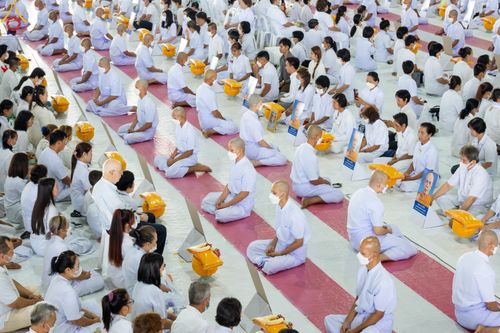 ภาพ No.84116:พิธีเวียนประทักษิณ พิธีวันทาเจดีย์ พิธีขอขมา และมอบผ้าไตร  ในโครงการบรรพชาอุปสมบทหมู่ธรรมทายาทรุ่นเข้าพรรษา และโครงการบรรพชาสามเณรโรงเรียนนานาชาติ รุ่นที่12 ในวันเสาร์ที่ 22 กรกฎาคม พ.ศ. 2566