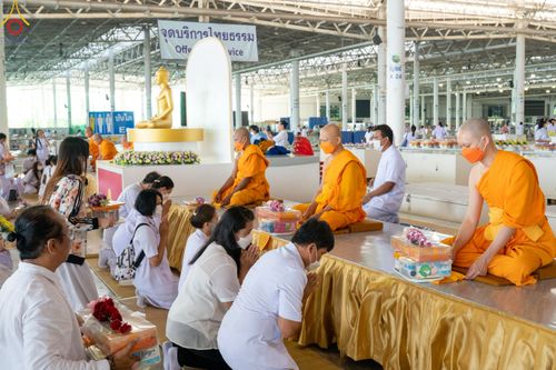 ภาพ No.81526:พิธีตักบาตร ข้าวสารอาหารแห้ง และพิธีบูชาข้าวพระ ณ สภาธรรมกายสากล วัดพระธรรมกาย วันเสาร์ที่ 3 มิถุนายน 2566