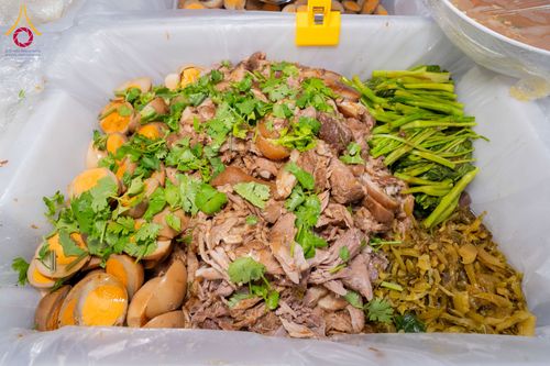 ภาพ No.291424:วันที่ 10 มกราคม พ.ศ. 2569 พิธีถวายภัตตาหารเป็นสังฆทาน แด่พระธรรมยาตรา ณ อนุสรณ์สถานคลองบางนางแท่น อ.สามพราน จ.นครปฐม ในโครงการธรรมยาตรา กตัญญูบูชา มหาปูชนียาจารย์ พระมงคลเทพมุนี(สด จนฺทสโร) พระผู้ปราบมาร อนุสรณ์สถาน 7 แห่ง ปีที่ 14