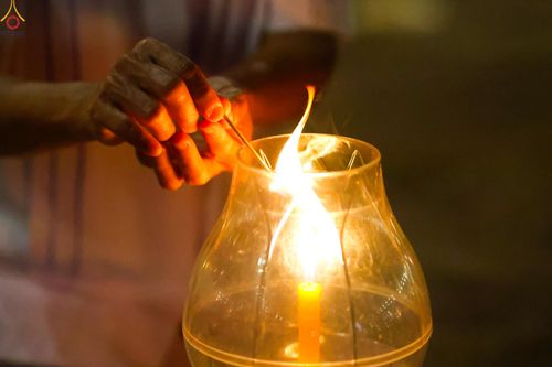 ภาพ No.290157:วันที่ 6 มกราคม พ.ศ. 2569 พิธีจุดประทีปถวายเป็นพุทธบูชา และบูชาธรรมมหาปูชนียาจารย์ (ภาพชุดที่ 2) ณ อนุสรณ์สถานมหาวิหารพระมงคลเทพมุนี (โลตัสแลนด์) อ.สองพี่น้อง จ.สุพรรณบุรี ในโครงการธรรมยาตรา กตัญญูบูชา มหาปูชนียาจารย์ พระมงคลเทพมุนี(สด จนฺทสโร) พระผู้ปรา