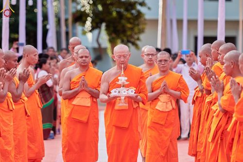 ภาพ No.65721:พิธีถวายพระบรมสารีริกธาตุ เพื่อประดิษฐาน ณ พระพุทธรูปปางไสยยาสน์ ที่ยาวที่สุดในบังกลาเทศ  วันที่ 22 พฤศจิกายน พ.ศ. 2565