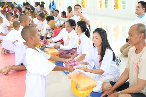 ภาพ No.319650:วันเสาร์ที่ 4 เมษายน พ.ศ.2569 พิธีขอขมา มอบผ้าไตร บรรพชาสามเณร ศูนย์อบรมเยาวชนนครปฐม