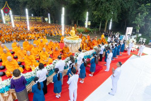 ภาพ No.286004:วันเสาร์ที่ 13 ธันวาคม พ.ศ.2568 พิธีตักบาตรพระภิกษุสามเณร 1,000 รูป ณ บริเวณหน้าอุทยานแห่งชาติเขาใหญ่ อำเภอปากช่อง จ.นครราชสีมา