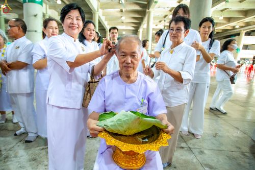 ภาพ No.333466:วันอาทิตย์ที่ 7 มิถุนายน พ.ศ.2569 พิธีตัดปอยผมและปลงผมนาคธรรมทายาท โครงการบรรพชาและอุปสมบทหมู่ธรรมทายาท รุ่นผู้บริหาร รุ่นที่ 16 ณ วิหารคด 11 วัดพระธรรมกาย