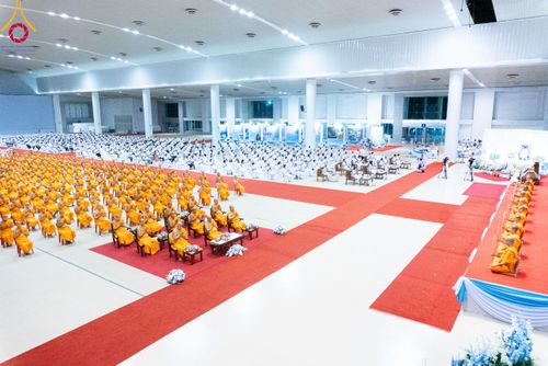 ภาพ No.90773:พิธีบำเพ็ญกุศลสวดพระอภิธรรม  อุบาสกถาวร พรหมถาวร (อุบาสกผู้ปั้นพระ) คืนที่ 3 วันจันทร์ที่ 16 ตุลาคม พ.ศ. 2566 ณ ห้องแก้วสารพัดนึก 1 สภาธรรมกายสากล วัดพระธรรมกาย จ.ปทุมธานี