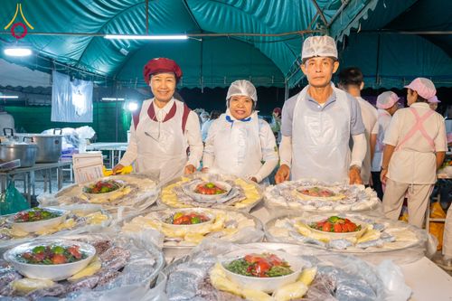 ภาพ No.299104:วันที่ 21 มกราคม พ.ศ. 2569 พิธีถวายภัตตาหารเป็นสังฆทาน แด่พระธรรมยาตรา ณ อนุสรณ์สถานบางปลา วัดบางปลา อำเภอบางเลน จังหวัดนครปฐม ในโครงการธรรมยาตรา กตัญญูบูชา มหาปูชนียาจารย์ พระมงคลเทพมุนี(สด จนฺทสโร) พระผู้ปราบมาร อนุสรณ์สถาน 7 แห่ง ปีที่ 14