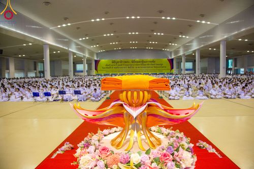 ภาพ No.92173:พิธีบูชาข้าวพระ ในวันทอดกฐินสามัคคี อาทิตย์ต้นเดือนที่ 5 พฤศจิกายน พ.ศ. 2566 ณ วัดพระธรรมกาย จ.ปทุมธานี