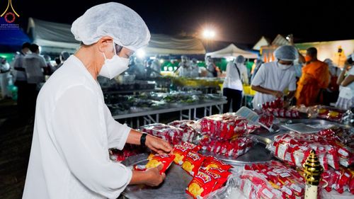 ภาพ No.70366:พิธีถวายภัตตาหารเป็นสังฆทาน แด่คณะพระธรรมยาตราฯ ในโครงการธรรมยาตราฯ ปีที่ 11 ณ อนุสรณ์สถานคลองบางนางแท่น อ.สามพราน จ.นครปฐม วันที่ 12 มกราคม พ.ศ. 2566