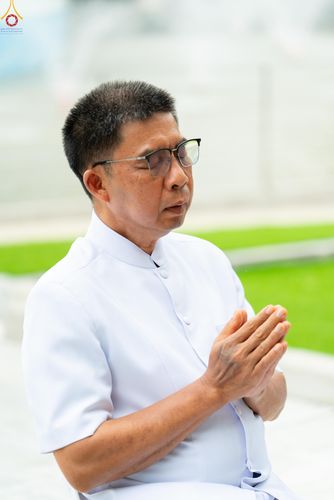 ภาพ No.330143:วันที่ 30 พฤษภาคม พ.ศ.2569 พิธีตัดปอยผมและปลงผม อุบาสกอุปสมบทอุทิศชีวิต 11 ท่าน ณ โบสถ์พระไตรปิฎก วัดพระธรรมกาย จังหวัดปทุมธานี