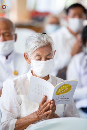 ภาพ No.71652:พระธรรมยาตรา ปฏิบัติศาสนกิจ ทำนุบำรุงศาสนสถาน, สวดธรรมจักร ,ปฏิบัติธรรม ร่วมกับชุมชน,นักเรียนเด็กดีวีสตาร์ และร่วมพิธีทอดผ้าป่าบำรุงศาสนสถาน ในโครงการธรรมยาตรากตัญญูบูชา มหาปูชนียาจารย์ พระมงคลเทพมุนี(สด จนฺทสโร) พระผู้ปราบมาร อนุสรณ์สถาน 7 แห่ง ปีที่ 11