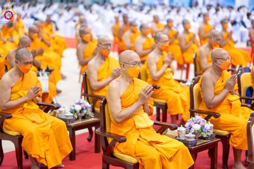 ภาพ No.91003:พิธีบำเพ็ญกุศลสวดพระอภิธรรม  อุบาสกถาวร พรหมถาวร (อุบาสกผู้ปั้นพระ) คืนที่ 6 วันพฤหัสบดีที่ 19 ตุลาคม พ.ศ. 2566 ณ ห้องแก้วสารพัดนึก 1 สภาธรรมกายสากล วัดพระธรรมกาย จ.ปทุมธานี