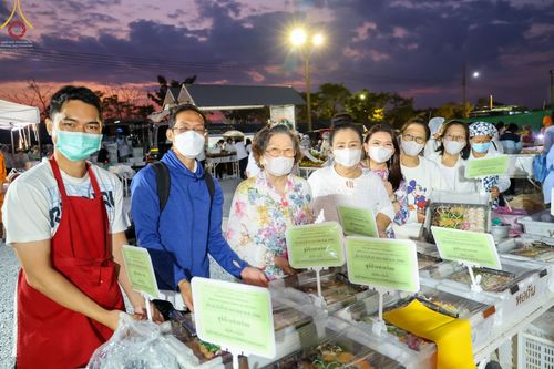 ภาพ No.74089:พิธีถวายภัตตาหารเป็นสังฆทาน แด่คณะพระธรรมยาตราฯ ในโครงการธรรมยาตรากตัญญูบูชา มหาปูชนียาจารย์ พระมงคลเทพมุนี(สด จนฺทสโร) พระผู้ปราบมาร อนุสรณ์สถาน 7 แห่ง ปีที่ 11 วันที่ 25 มกราคม พ.ศ. 2566