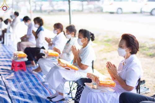 ภาพ No.73847:พิธีถวายภัตตาหารเป็นสังฆทาน แด่คณะพระธรรมยาตราฯ ในโครงการธรรมยาตรากตัญญูบูชา มหาปูชนียาจารย์ พระมงคลเทพมุนี(สด จนฺทสโร) พระผู้ปราบมาร อนุสรณ์สถาน 7 แห่ง ปีที่ 11 วันที่ 23 มกราคม พ.ศ. 2566