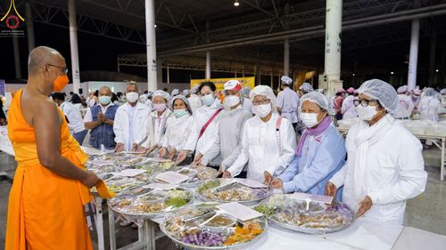 ภาพ No.75115:พิธีถวายภัตตาหารเป็นสังฆทาน แด่คณะพระธรรมยาตราฯ ในโครงการธรรมยาตรากตัญญูบูชา มหาปูชนียาจารย์ พระมงคลเทพมุนี(สด จนฺทสโร) พระผู้ปราบมาร อนุสรณ์สถาน 7 แห่ง ปีที่ 11 วันที่ 31 มกราคม พ.ศ. 2566