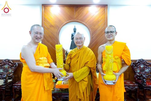 ภาพ No.344558:วันที่ 8-11 สิงหาคม พ.ศ.2569 “ประเพณีเข้าพรรษา เชื่อมพระพุทธศาสนาสองแผ่นดิน” ถวายเทียนพรรษา 9 วัด ณ นครโฮจิมินห์ สาธารณรัฐสังคมนิยมเวียดนาม