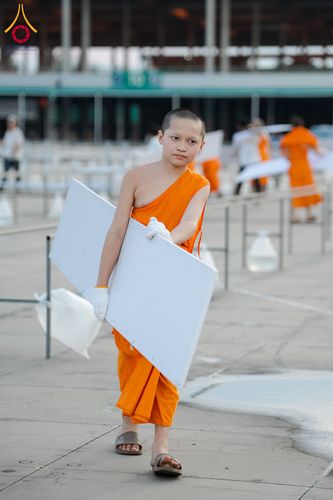 ภาพ No.326443:วันที่ 26 -27 เมษาบน พ.ศ.2569 การเก็บงานแผ่นหน้าโต๊ะที่ลานธรรม งานถวายมหาสังฆทาน 40,000 กว่าวัดทั่วประเทศ ณ ลานธรรม วัดพระธรรมกาย