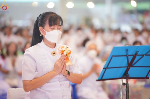 ภาพ No.78798:พิธีตักบาตร ข้าวสารอาหารแห้ง พิธีบูชาข้าวพระ ในวันอาทิตย์ต้นเดือนที่ 2 เมษายน พ.ศ. 2566