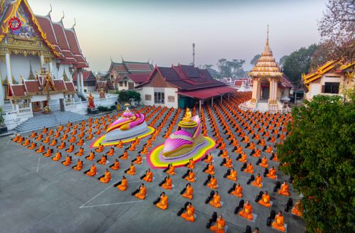 ภาพ No.297324:วันที่ 15 มกราคม พ.ศ.2569 พระธรรมยาตราปฏิบัติธรรมและถ่ายภาพหมู่ประวัติศาสตร์ อนุสรณ์สถานลำดับที่ 4 สถานที่เกิดด้วยกายธรรม  ณ วัดโบสถ์บน ต.บางคูเวียง จ.นนทบุรี ในโครงการธรรมยาตรา กตัญญูบูชา มหาปูชนียาจารย์ พระมงคลเทพมุนี(สด จนฺทสโร) พระผู้ปราบมาร อนุสรณ์ส