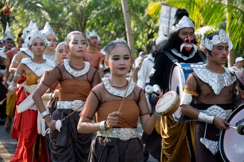 ภาพ No.81985:พิธีจุดวิสาขประทีป 22,000 ดวงและโคมลอย 3,000 ดวง ( Festival  lampion Vesak Indonesia) ณ มหาเจดียบรมพุทโธ อินโดนีเซีย  วันอาทิตย์ที่ 4 มิ.ย. พ.ศ.2566