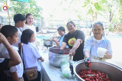 ภาพ No.282047:วันศุกร์ที่ 19 ธันวาคม พ.ศ. 2568 พิธีมอบโล่และใบประกาศเกียรติคุณ โครงการเจริญพระพุทธมนต์ธัมมจักกัปปวัตตนสูตร และวันรวมพลังเด็กดีV-Star ดาวแห่งความดี ผู้นำฟื้นฟูศีลธรรมโลกจังหวัดสระบุรี ณ ศูนย์ปฏิบัติธรรมสระบุรี