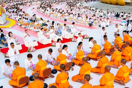 ภาพ No.302539:วันที่ 24 มกราคม พ.ศ. 2569 พิธีตักบาตรพระธรรมยาตรา ณ อนุสรณ์สถานลำดับที่ 5 สถานที่เผยแผ่วิชชาธรรมกายครั้งแรก อนุสรณ์สถานบางปลา วัดบางปลา อำเภอบางเลน จังหวัดนครปฐม ในโครงการธรรมยาตรา กตัญญูบูชา มหาปูชนียาจารย์ พระมงคลเทพมุนี(สด จนฺทสโร) พระผู้ปราบมาร อนุส