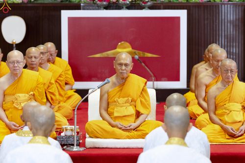 ภาพ No.330734:วันวิสาขบูชา อาทิตย์ที่ 31 พฤษภาคม พ.ศ.2569 พิธีบรรพชาสามเณรอุบาสก 11 ท่าน , พิธีถวายบาตรผ้าไตร และจตุปัจจัยไทยธรรม แด่สามเณร , พิธีอุปสมบทอุทิศชีวิต , พิธีกล่าวคำกัปปิยภัณฑ์  ณ อุโบสถพระไตรปิฎก วัดพระธรรมกาย จังหวัดปทุมธานี