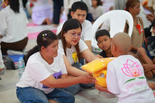 ภาพ No.320164:วันเสาร์ที่ 4 เมษายน 2569 พิธีตัดปอยผม ขอขมาผู้ปกครอง  มอบบาตร-ผ้าไตร และพิธีบรรพชาสามเณร 87 รูป  ณ ศูนย์ปฏิบัติธรรมระยอง(บ้านช่องลม)  ต.บางบุตร อ.บ้านค่าย จ.ระยอง