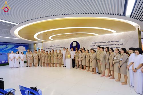 ภาพ No.311504:วันจันทร์ที่ 23 กุมภาพันธ์ พ.ศ. 2569 เปิดโลกทัศน์ผู้บริหารสถานศึกษายุคใหม่ เรียนรู้ต้นแบบการพัฒนาคนผ่านพลัง “บวร–V-Star” ผู้เข้ารับการพัฒนาตามโครงการ สพฐ. ศึกษาดูงานวัดพระธรรมกาย เสริมภาวะผู้นำคุณธรรมสู่การบริหารโรงเรียนอย่างยั่งยืน ณ อาคาร 100 ปี คุณยาย