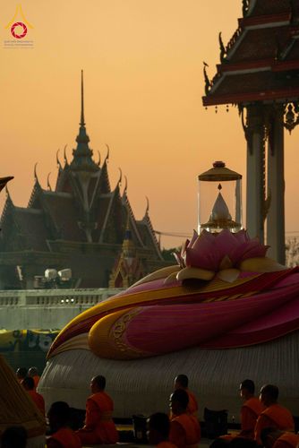 ภาพ No.297269:วันที่ 15 มกราคม พ.ศ.2569 พระธรรมยาตราปฏิบัติธรรมและถ่ายภาพหมู่ประวัติศาสตร์ อนุสรณ์สถานลำดับที่ 4 สถานที่เกิดด้วยกายธรรม  ณ วัดโบสถ์บน ต.บางคูเวียง จ.นนทบุรี ในโครงการธรรมยาตรา กตัญญูบูชา มหาปูชนียาจารย์ พระมงคลเทพมุนี(สด จนฺทสโร) พระผู้ปราบมาร อนุสรณ์ส