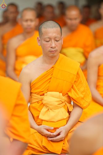 ภาพ No.300000:วันที่ 22 มกราคม พ.ศ.2569 พระธรรมยาตราปฏิบัติธรรม และถ่ายภาพหมู่ประวัติศาสตร์ ณ อาคารธรรมยาตรา กตัญญูบูชามหาปูชนียาจารย์  ตรงข้ามวัดปากน้ำภาษีเจริญ จ.กรุงเทพมหานคร ในโครงการธรรมยาตรา กตัญญูบูชา มหาปูชนียาจารย์ พระมงคลเทพมุนี(สด จนฺทสโร) พระผู้ปราบมาร อนุ