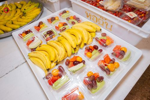 ภาพ No.303936:วันที่ 28 มกราคม พ.ศ. 2569 พิธีถวายภัตตาหารเป็นสังฆทาน แด่พระธรรมยาตรา ณ วัดพระธรรมกาย  จังหวัดปทุมธานี ในโครงการธรรมยาตรา กตัญญูบูชา มหาปูชนียาจารย์ พระมงคลเทพมุนี(สด จนฺทสโร) พระผู้ปราบมาร อนุสรณ์สถาน 7 แห่ง ปีที่ 14