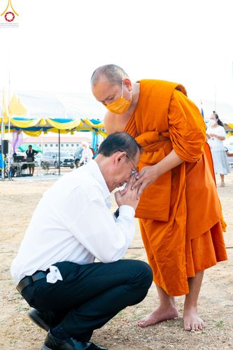 ภาพ No.79554:พิธีเททองหล่อพระประธาน ประจำอุโบสถวัดสายสุวพรรณ ณ มณฑลพิธีฯ ธรรมอุทยาน สัตตมหาสถาน หน้าอุโบสถวัดสายสุวพรรณ ต.คลองสี่ อ.คลองหลวง จ.ปทุมธานี วันเสาร์ที่ 1 เมษายน พ.ศ. 2566