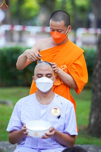 ภาพ No.80115:พิธีตัดปอยผมและปลงผมนาคธรรมทายาท โครงการอุปสมบทหมู่ธรรมทายาท พุทธศาสตร์สากลรุ่นที่ 7 (ภาคฤดูร้อน) วันอาทิตย์ที่ 9 เมษายน พ.ศ.2566