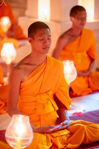 ภาพ No.294150:วันที่ 13 มกราคม พ.ศ. 2569 พิธีจุดประทีปถวายเป็นพุทธบูชา และบูชาธรรมมหาปูชนียาจารย์  (ภาพชุดที่ 2) ณ วัดสองพี่น้อง ต.ต้นตาล อ.สองพี่น้อง จ.สุพรรณบุรี ในโครงการธรรมยาตรา กตัญญูบูชา มหาปูชนียาจารย์ พระมงคลเทพมุนี(สด จนฺทสโร) พระผู้ปราบมาร อนุสรณ์สถาน 7 แห่