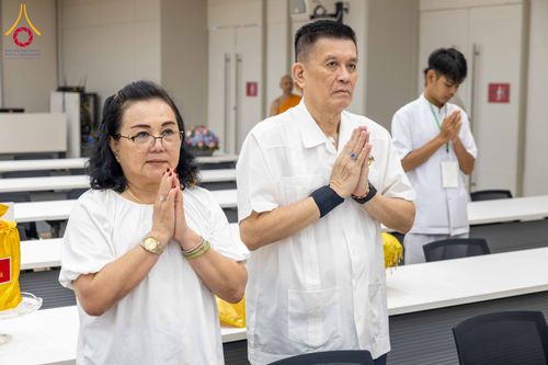 ภาพ No.324874:วันพฤหัสบดีที่ 23 เมษายน พ.ศ.2569  หลวงพ่อทัตตชีโว รองเจ้าอาวาสวัดพระธรรมกาย ถวายการต้อนรับและปฏิสันถารคณะชาวอินโดนีเซีย