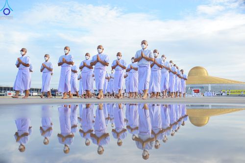 ภาพ No.82684:พิธีเวียนประทักษิณ, พิธีวันทาเจดีย์ ณ มหาธรรมกายเจดีย์  พิธีบรรพชาหมู่พระพี่เลี้ยงเข้าพรรษา, ธรรมทายาทอุดมศึกษา รุ่นที่ 50(ภาคฤดูฝน) และธรรมทายาทพุทธศาสตร์สากล รุ่นที่ 7 (ภาคฤดูฝน) วันเสาร์ที่ 17 มิถุนายน พ.ศ. 2566 ณ  โบสถ์พระไตรปิฎก วัดพระธรรมกาย จ.ปทุม