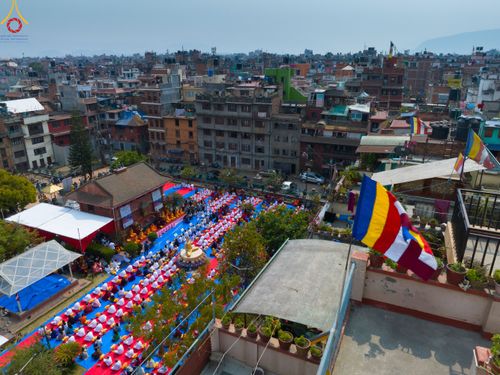 ภาพ No.77633:พิธีตัดปอยผมและปลงผมนาคธรรมทายาท ในโครงการบรรพชาสามเณรหมู่ ประเทศเนปาล วันที่ 11 มีนาคม พ.ศ.2566