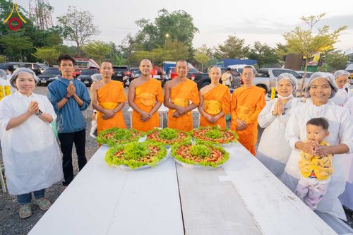 ภาพ No.295798:วันที่ 17 มกราคม พ.ศ. 2569 พิธีถวายภัตตาหารเป็นสังฆทาน แด่พระธรรมยาตรา ณ วัดโบสถ์บน ต.บางคูเวียง จ.นนทบุรี อนุสรณ์สถานลำดับที่ 4 สถานที่เกิดด้วยกายธรรม ในโครงการธรรมยาตรา กตัญญูบูชา มหาปูชนียาจารย์ พระมงคลเทพมุนี(สด จนฺทสโร) พระผู้ปราบมาร อนุสรณ์สถาน 7 แ