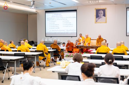 ภาพ No.324823:วันอังคารที่ 21 เมษายน พ.ศ.2569  หลวงพ่อทัตตชีโว รองเจ้าอาวาสวัดพระธรรมกาย ถวายการต้อนรับและปฏิสันถารคณะสงฆ์จากประเทศเวียดนาม