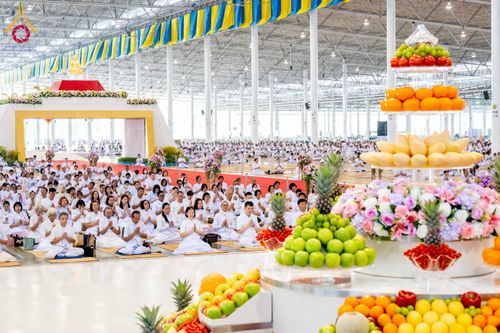 ภาพ No.287658:วันที่ 1 มกราคม พ.ศ. 2569 พิธีบูชาข้าวพระ ณ สภาธรรมกายสากล วัดพระธรรมกาย