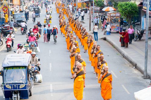 ภาพ No.317039:วันเสาร์ที่ 28 มีนาคม พ.ศ.2569 ธรรมยาตราจาริก ณ ซุ้มประตูลุมพินีเกต(Lumbini Gate) ประเทศเนปาล