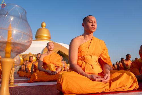 ภาพ No.301985:วันที่ 23 มกราคม พ.ศ. 2569 พิธีจุดประทีปธรรมถวายเป็นพุทธบูชา และบูชาธรรมมหาปูชนียาจารย์  ณ อนุสรณ์สถานลำดับที่ 5 สถานที่เผยแผ่วิชชาธรรมกายครั้งแรก อนุสรณ์สถานบางปลา วัดบางปลา อำเภอบางเลน จังหวัดนครปฐม ในโครงการธรรมยาตรา กตัญญูบูชา มหาปูชนียาจารย์ พระมงคล