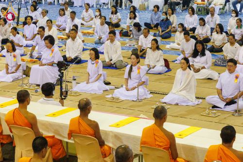 ภาพ No.306222:วันที่ 30 มกราคม พ.ศ. 2569 พิธีถวายภัตตาหารเป็นสังฆทาน แด่พระธรรมยาตรา ณ วัดพระธรรมกาย  จังหวัดปทุมธานี ในโครงการธรรมยาตรา กตัญญูบูชา มหาปูชนียาจารย์ พระมงคลเทพมุนี(สด จนฺทสโร) พระผู้ปราบมาร อนุสรณ์สถาน 7 แห่ง ปีที่ 14