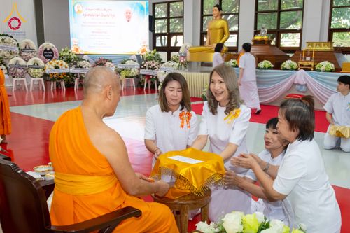 ภาพ No.314881:วันอาทิตย์ที่ 22 มีนาคม พ.ศ. 2569 พิธีบำเพ็ญกุศล คุณพ่อณรงค์ จินตมากุล  สิริอายุ 99 ปี 11 เดือน โยมบิดา พระครูปลัดรัตนวีรวัฒน์ (รังสฤษดิ์ อิทฺธิจินตโก) ที่ปรึกษาเจ้าคณะจังหวัดปทุมธานี เจ้าอาวาสวัดพระธรรมกาย  ณ ห้องปลูกศรัทธา 2 วัดพระธรรมกาย ปทุมธานี