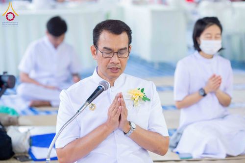 ภาพ No.300198:วันที่ 22 มกราคม พ.ศ. 2569 พิธีถวายภัตตาหารเป็นสังฆทาน แด่พระธรรมยาตรา ณ อนุสรณ์สถานบางปลา วัดบางปลา อำเภอบางเลน จังหวัดนครปฐม ในโครงการธรรมยาตรา กตัญญูบูชา มหาปูชนียาจารย์ พระมงคลเทพมุนี(สด จนฺทสโร) พระผู้ปราบมาร อนุสรณ์สถาน 7 แห่ง ปีที่ 14