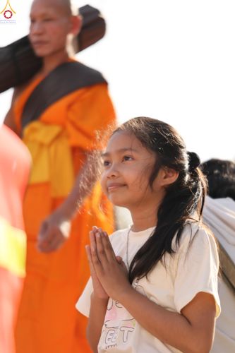 ภาพ No.287803:วันที่ 3 มกราคม พ.ศ. 2569 พิธีต้อนรับพระธรรมยาตรา ครั้งที่ 2 (ภาพชุดที่ 2) ในโครงการธรรมยาตรา กตัญญูบูชา มหาปูชนียาจารย์ พระมงคลเทพมุนี(สด จนฺทสโร) พระผู้ปราบมาร อนุสรณ์สถาน 7 แห่ง ปีที่ 14 ณ อนุสรณ์สถานมหาวิหารพระมงคลเทพมุนี (โลตัสแลนด์) อ.สองพี่น้อง จ.