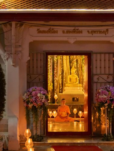 ภาพ No.294120:วันที่ 13 มกราคม พ.ศ. 2569 พิธีจุดประทีปถวายเป็นพุทธบูชา และบูชาธรรมมหาปูชนียาจารย์  (ภาพชุดที่ 2) ณ วัดสองพี่น้อง ต.ต้นตาล อ.สองพี่น้อง จ.สุพรรณบุรี ในโครงการธรรมยาตรา กตัญญูบูชา มหาปูชนียาจารย์ พระมงคลเทพมุนี(สด จนฺทสโร) พระผู้ปราบมาร อนุสรณ์สถาน 7 แห่