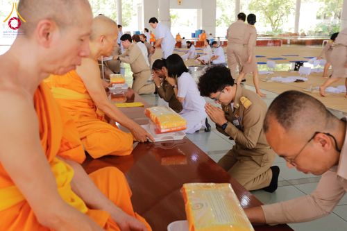 ภาพ No.311547:วันจันทร์ที่ 23 กุมภาพันธ์ พ.ศ. 2569 เปิดโลกทัศน์ผู้บริหารสถานศึกษายุคใหม่ เรียนรู้ต้นแบบการพัฒนาคนผ่านพลัง “บวร–V-Star” ผู้เข้ารับการพัฒนาตามโครงการ สพฐ. ศึกษาดูงานวัดพระธรรมกาย เสริมภาวะผู้นำคุณธรรมสู่การบริหารโรงเรียนอย่างยั่งยืน ณ อาคาร 100 ปี คุณยาย